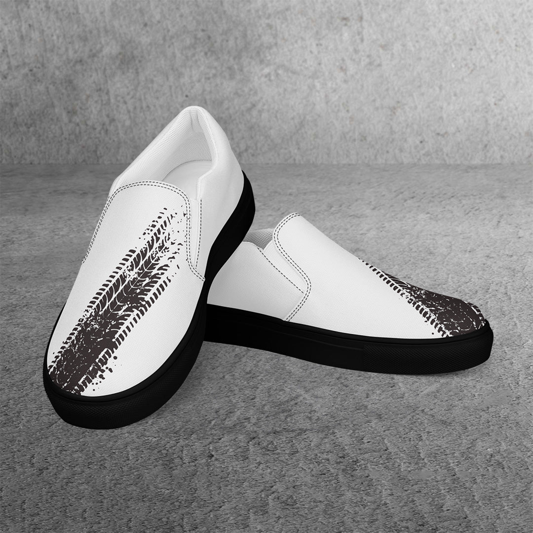 Men’s white slip-on canvas shoes